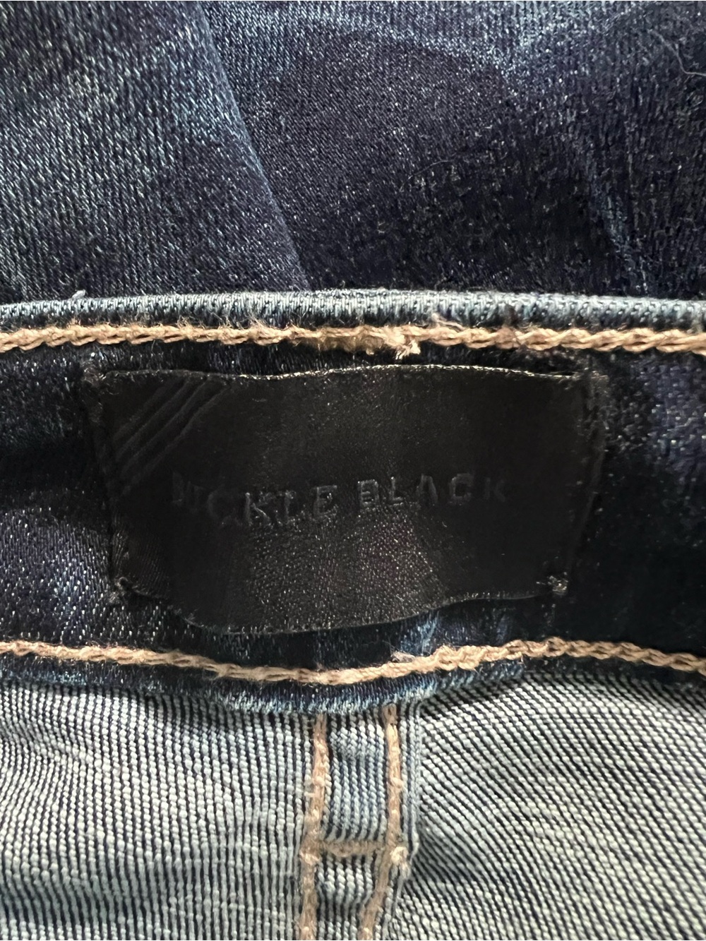 NWOT Women’s Buckle Black Distressed Dark Wash Skinny Jeans - Blue - Picture 4 of 5